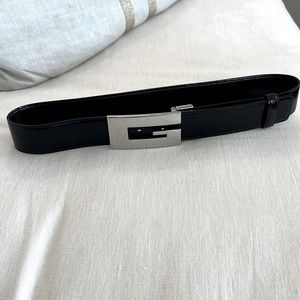 Vintage Gucci Belt Black Leather with Silver Buckle Size 70 very good condition
